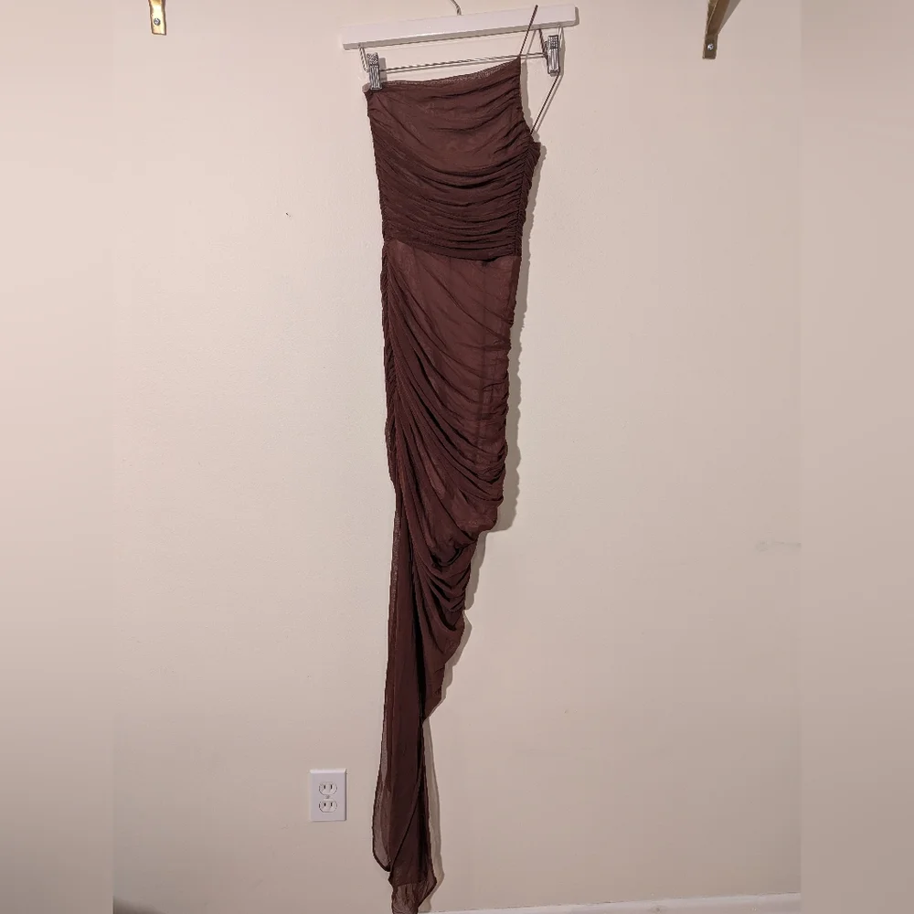 Nookie Sz Medium Brown Mecca Ruched Mesh One Shoulder Slit Sleeveless Gown sexy - Picture 5 of 7